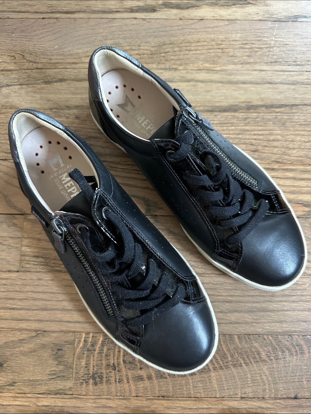 Mephisto Black Leather Zip & Lace Casual Sneakers